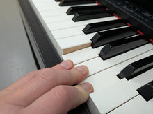 Load image into Gallery viewer, Yamaha Clavinova CLP-470 in dark rosewood with wooden keys action + stool #25575
