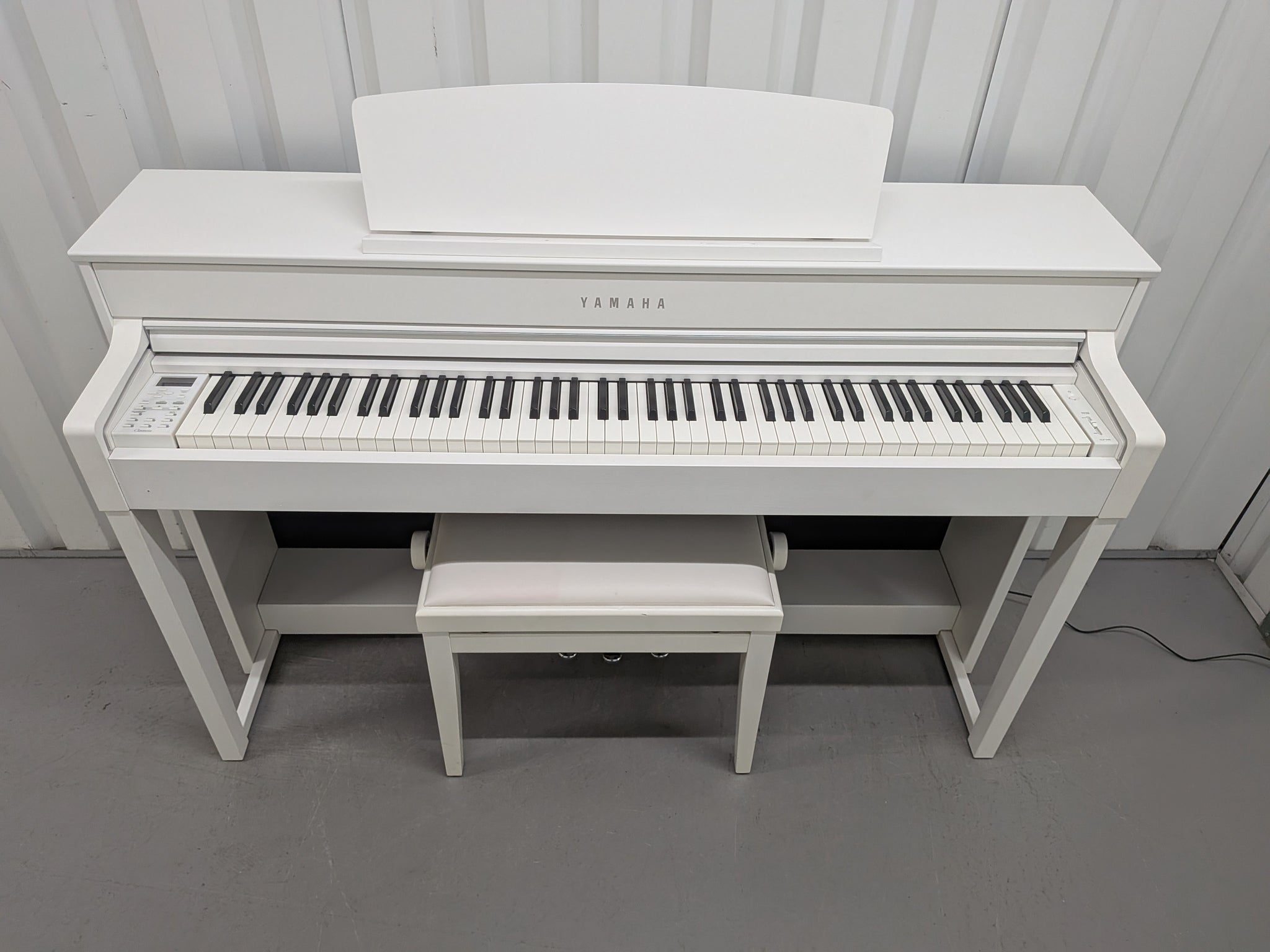 YAMAHA CLP-545 ホワイト 電子ピアノ 動作良好 引き取り歓迎 Yamaha Clavinova CLP-545 digital piano in satin white with stool