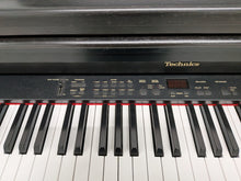 Load image into Gallery viewer, TECHNICS SX-PX207 DIGITAL PIANO FULL SIZE 88 WEIGHTED KEYS, stock number 25595
