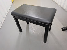 Load image into Gallery viewer, TECHNICS SX-PX207 DIGITAL PIANO FULL SIZE 88 WEIGHTED KEYS, stock number 25595
