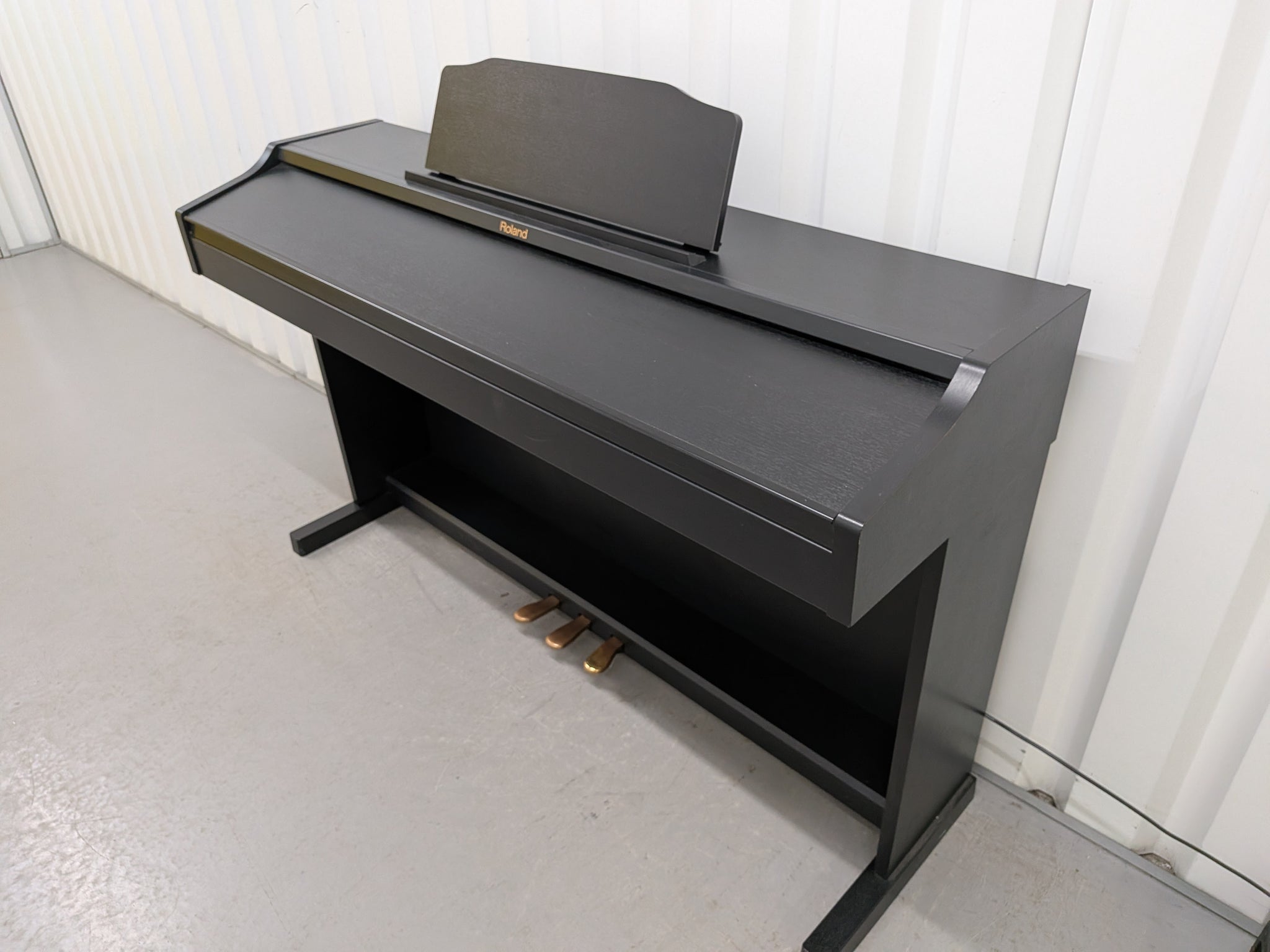 Roland RP401R digital piano and stool in satin black finish stock