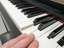 Load image into Gallery viewer, YAMAHA CLAVINOVA CLP-370 DIGITAL PIANO + STOOL IN dark rosewood stock nr 26083
