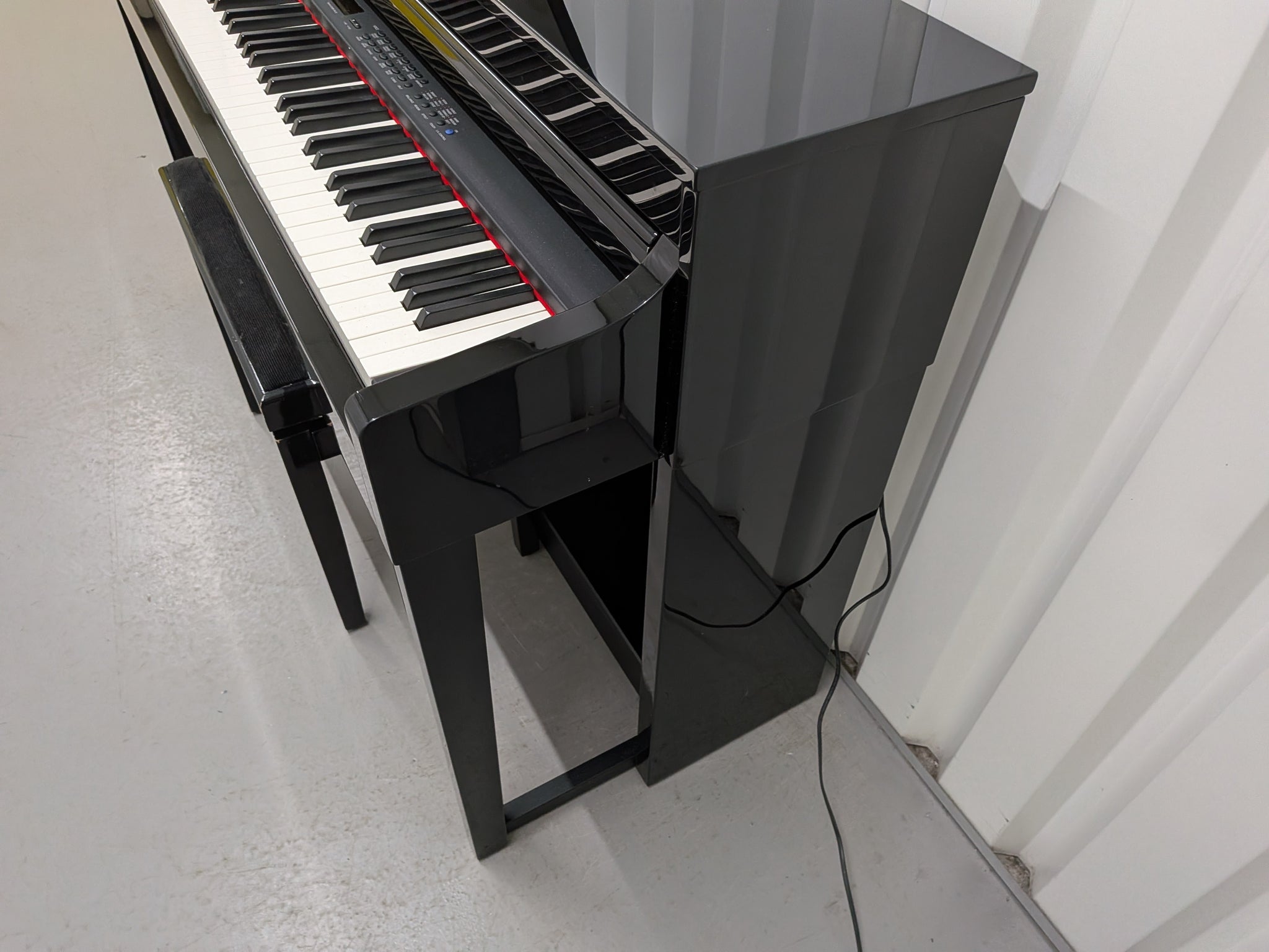 Yamaha Clavinova CLP-470 digital piano polished ebony glossy black