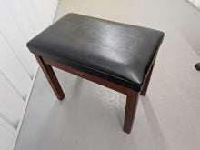 Load image into Gallery viewer, Yamaha Clavinova CLP-860 Digital Piano and stool in mahogany stock # 26106

