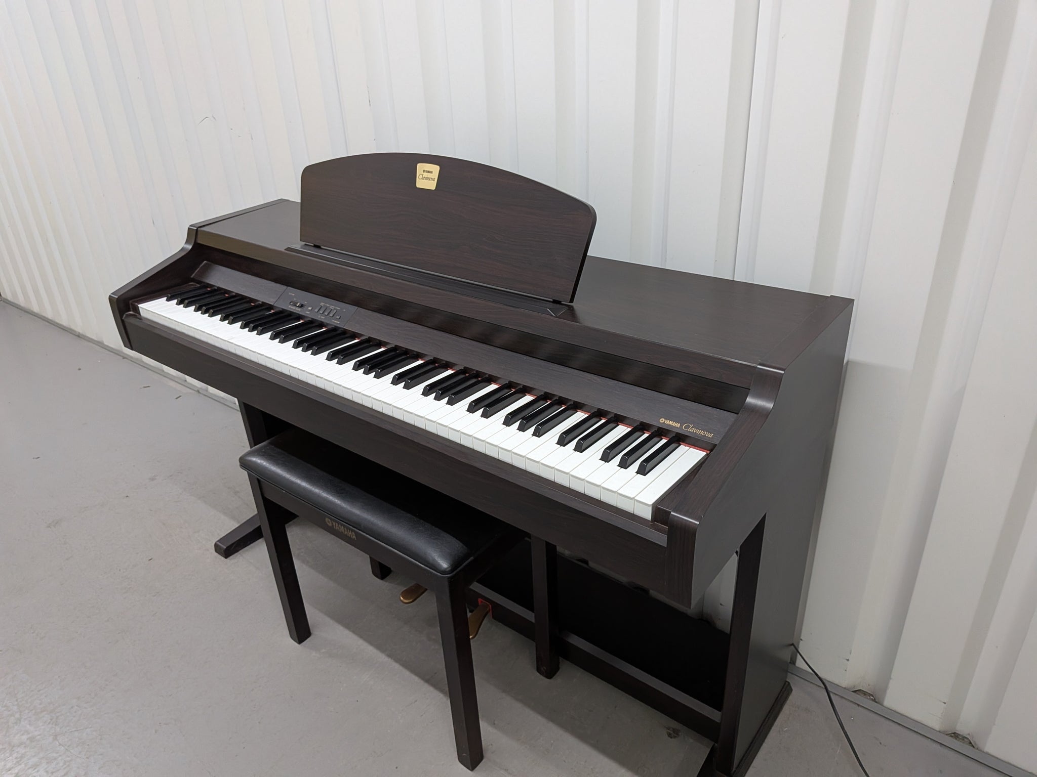 Yamaha Clavinova CLP-910 Digital Piano in rosewood, weighted keys 