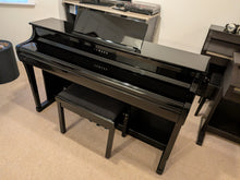 Load image into Gallery viewer, Yamaha Clavinova CLP-835 Digital Piano Polished Ebony + stool stock nr 26132
