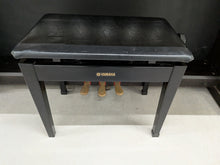 Load image into Gallery viewer, Yamaha Clavinova CVP-201 Digital Piano arranger Full Size 88 keys stock nr F008
