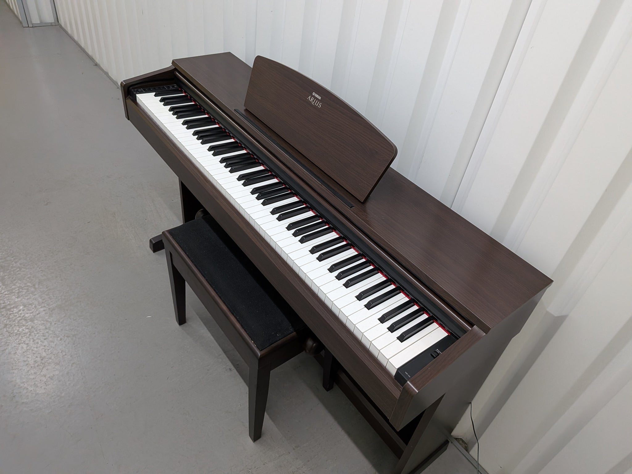Yamaha Arius YDP-140 digital piano and stool dark rosewood finish