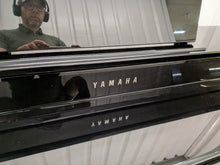 Load image into Gallery viewer, Yamaha Clavinova CLP-535 CLP-535PE Digital Piano in gloss black stock # 26191
