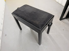 Load image into Gallery viewer, Yamaha Clavinova CLP-535 CLP-535PE Digital Piano in gloss black stock # 26191

