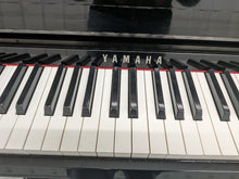 Load image into Gallery viewer, Yamaha Clavinova CLP-585 digital piano and stool in glossy black  stock #26208
