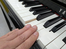 Load image into Gallery viewer, Yamaha Clavinova CLP-585 digital piano and stool in glossy black  stock #26208
