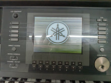 Load image into Gallery viewer, Yamaha Clavinova CVP-405PE digital piano arranger polished black stock 26187
