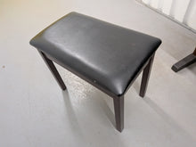 Load image into Gallery viewer, Yamaha Clavinova CLP-880 digital piano and stool in mahogany finish stock number 26206
