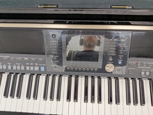Load image into Gallery viewer, Yamaha Clavinova CVP-403 Polished black ebony Digital Piano arranger stock #26144
