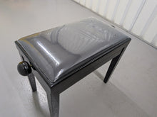 Load image into Gallery viewer, Yamaha Clavinova CLP-565GP in polished glossy black + matching stool #26266
