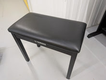 Load image into Gallery viewer, Yamaha Arius YDP-162 Digital Piano and stool in glossy black, clavinova keyboard stock #26294
