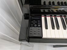 Load image into Gallery viewer, Yamaha Clavinova CLP-535 CLP-535PE Digital Piano in gloss black stock # 26309
