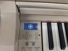 Load image into Gallery viewer, Yamaha Clavinova CLP-645 in white ash finish stock nr 26327
