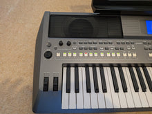 Load image into Gallery viewer, Yamaha PSR-S670 61-Key Arranger Workstation Keyboard + PSU &amp; Music rest stock number #26340
