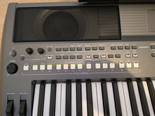 Load image into Gallery viewer, Yamaha PSR-S670 61-Key Arranger Workstation Keyboard + PSU &amp; Music rest stock number #26340
