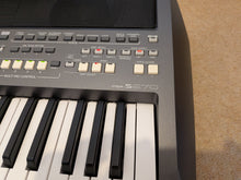 Load image into Gallery viewer, Yamaha PSR-S670 61-Key Arranger Workstation Keyboard + PSU &amp; Music rest stock number #26340
