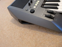 Load image into Gallery viewer, Yamaha PSR-S670 61-Key Arranger Workstation Keyboard + PSU &amp; Music rest stock number #26340

