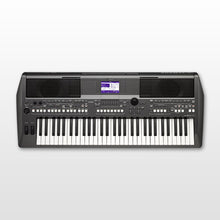 Load image into Gallery viewer, Yamaha PSR-S670 61-Key Arranger Workstation Keyboard + PSU &amp; Music rest stock number #26340
