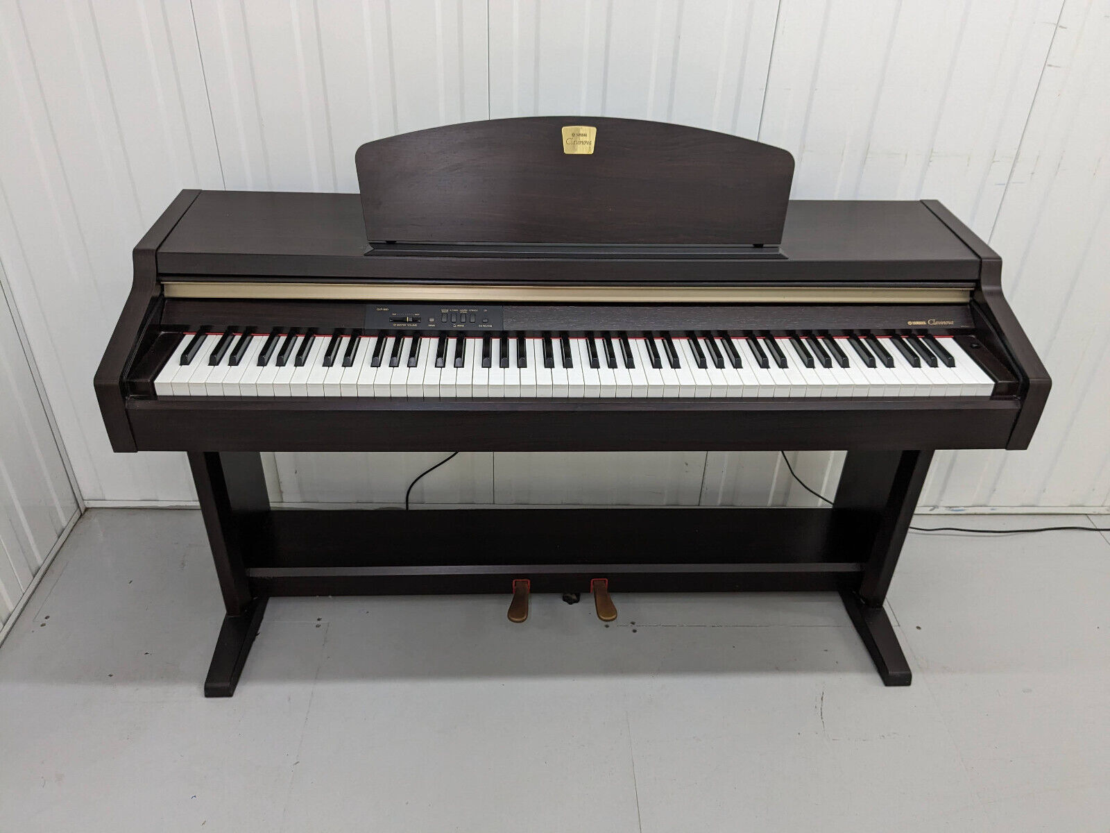 Yamaha Clavinova CLP-920 digital piano in dark rosewood finish