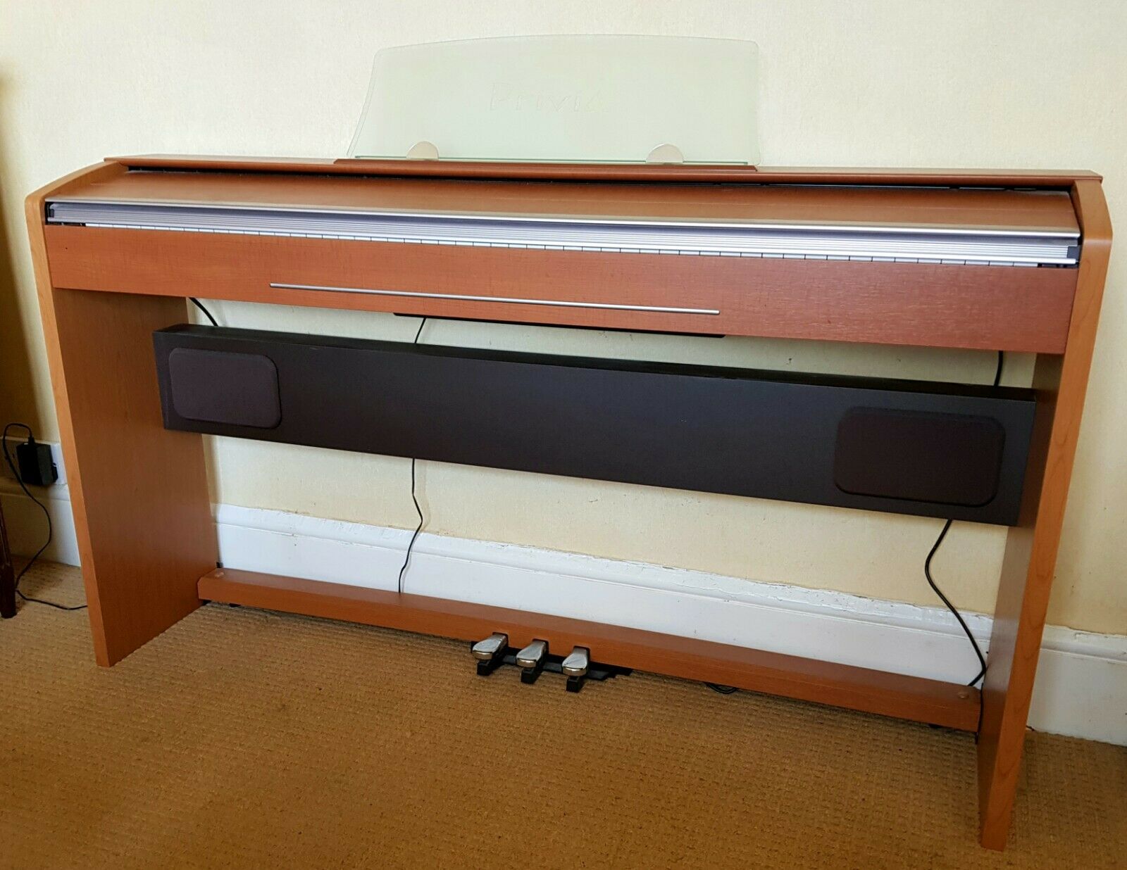 Casio Privia PX-720 Slim Digital Piano slim in cherry wood stock