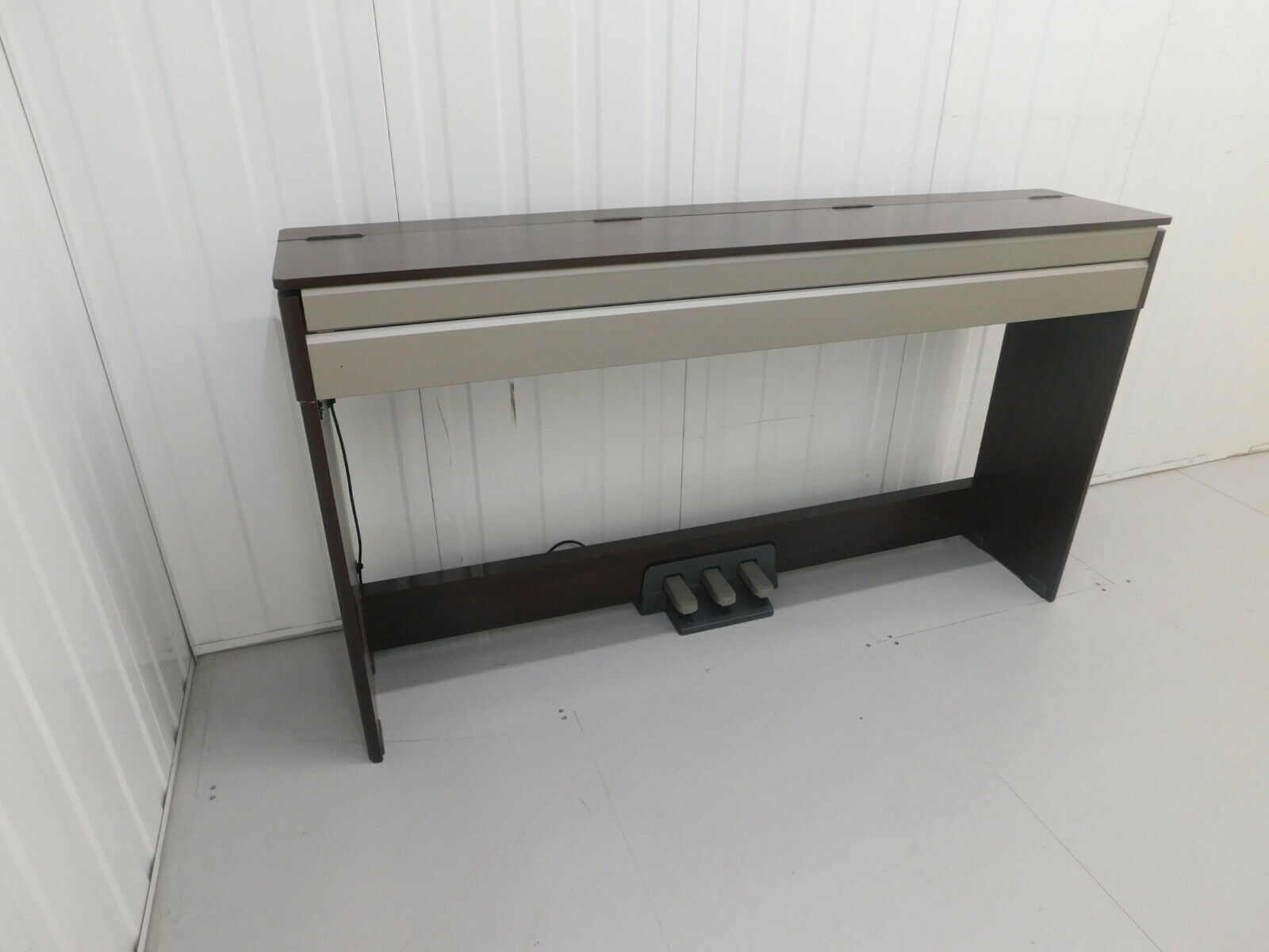 Yamaha Arius YDP-S30 Digital Piano Full Size slimline design