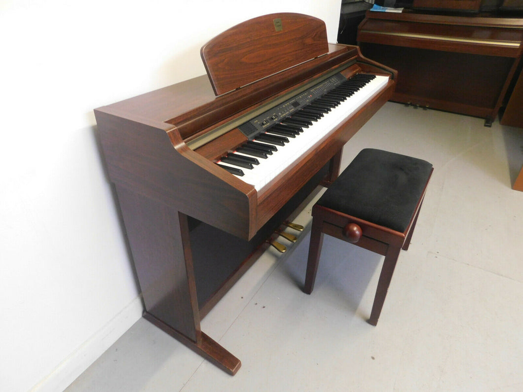 YAMAHA CLAVINOVA CLP-950 Digital Piano in mahogany with stool stock nr 22058
