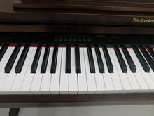 Load image into Gallery viewer, Technics SX-PX663 Digital Piano mahogany full size weighted keys stock nr 22224
