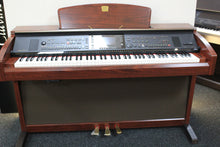 Load image into Gallery viewer, Yamaha Clavinova CVP-305M Digital Piano / arranger in mahogany stock nr 22105
