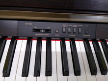 Load image into Gallery viewer, Yamaha Clavinova CLP-920 Digital Piano in rosewood, weighted keys stock nr 22041
