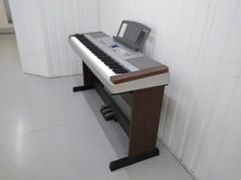 Load image into Gallery viewer, Yamaha DGX-640 rosewood portable grand piano keyboard 3 pedals stock #22249

