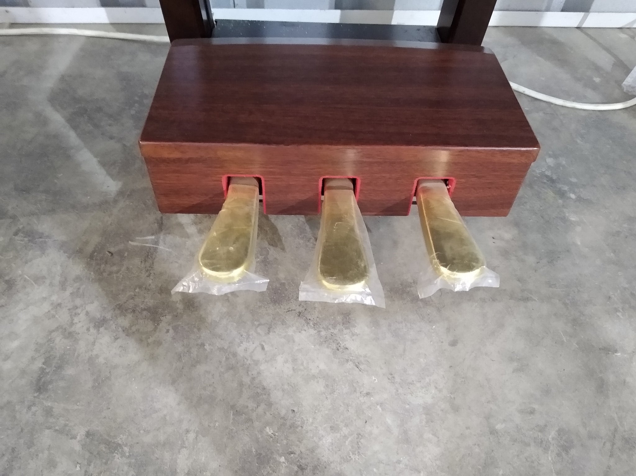 Yamaha Clavinova CVP-208 in Mahogany with matching stool. stock nr