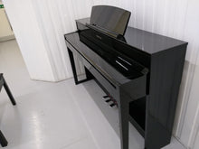 Load image into Gallery viewer, Yamaha Clavinova CLP-545PE in Polished Ebony glossy black. stock nr 22107
