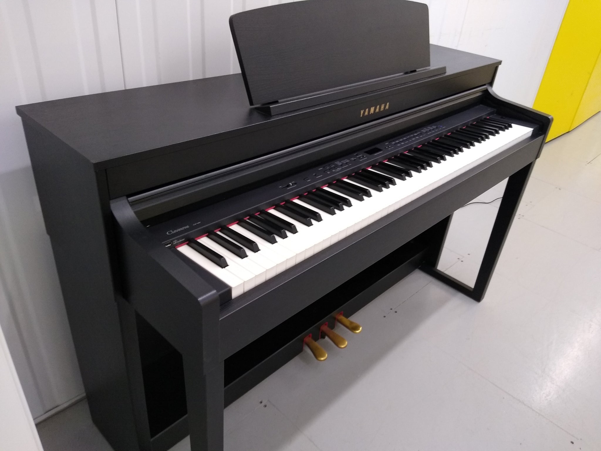 Yamaha Clavinova CLP-440 Digital Piano in satin black with matching st –  Sulinda Music