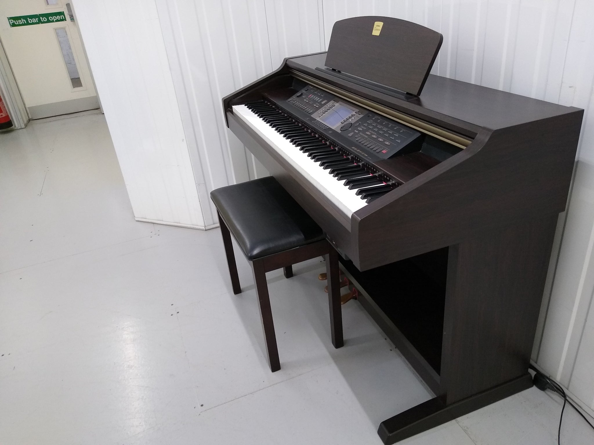 Yamaha Clavinova CVP-204 in Rosewood with matching stool. stock nr 221 –  Sulinda Music