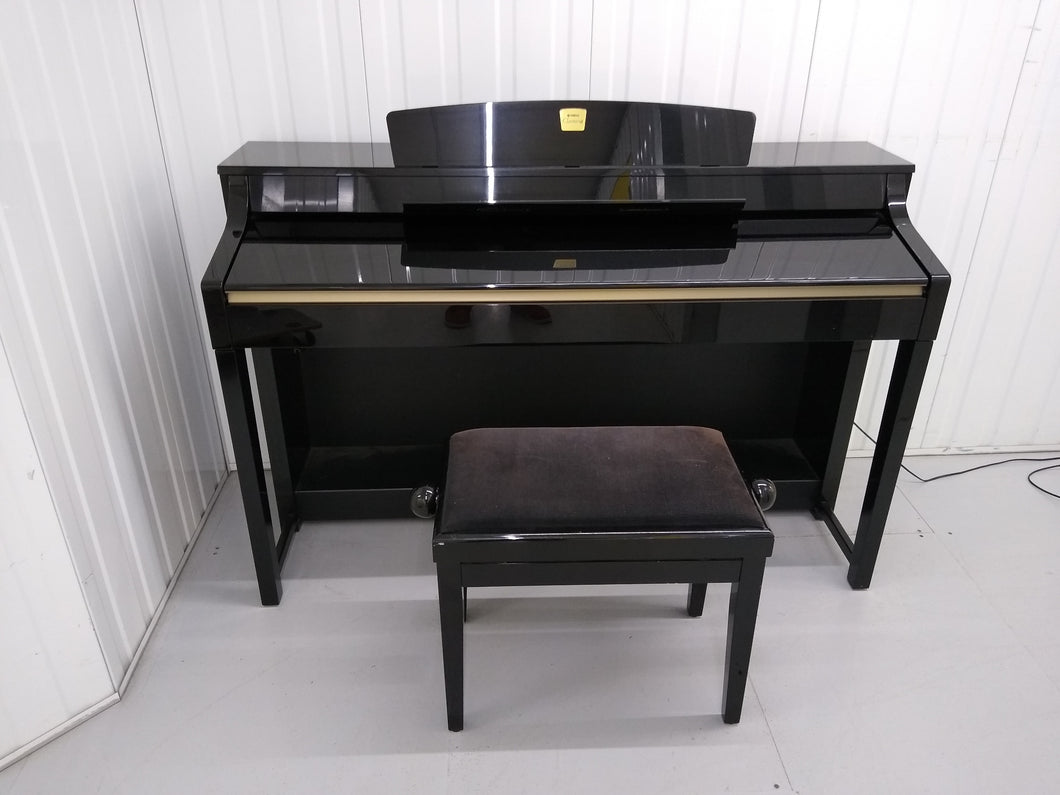 YAMAHA CLAVINOVA CLP-370PE DIGITAL PIANO + STOOL IN GLOSSY BLACK stock nr 22104