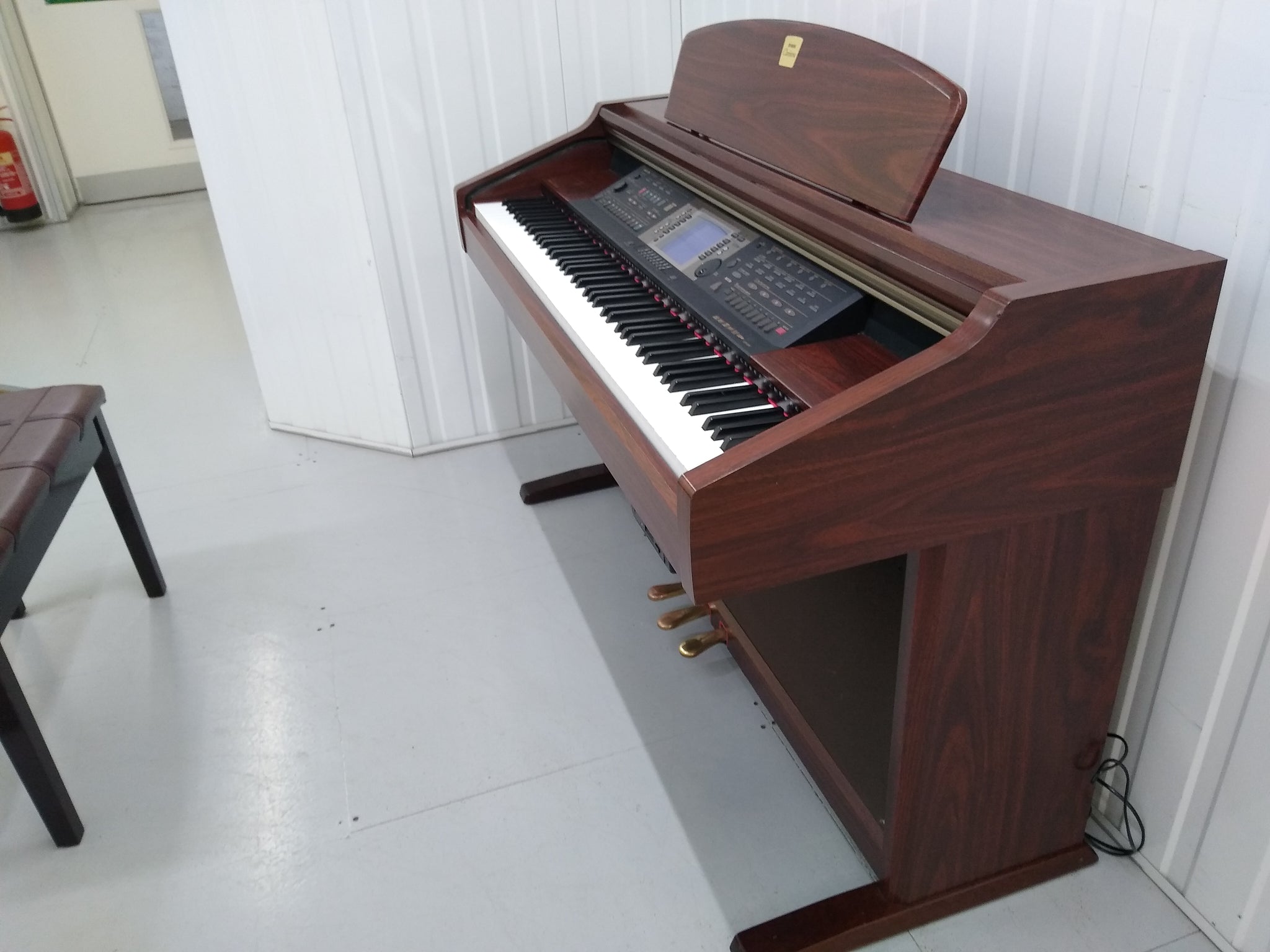 Yamaha Clavinova CVP-206 in mahogany with stool stock nr 22125 – Sulinda  Music