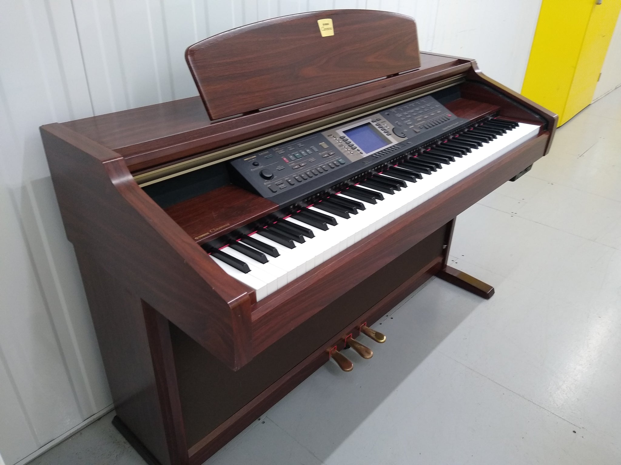 Yamaha Clavinova CVP-206 in mahogany with stool stock nr 22125 – Sulinda  Music