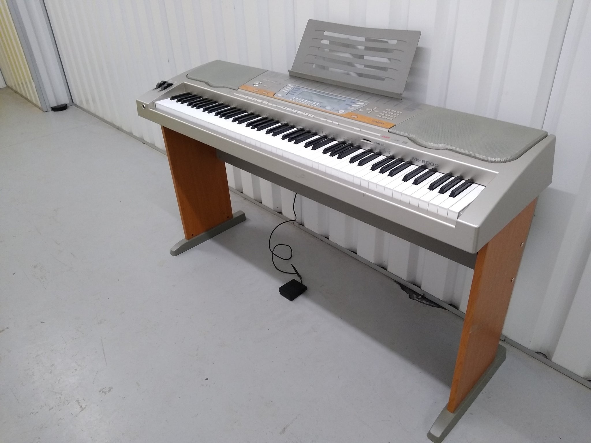 Casio WK 8000 piano keyboard workstation 88 keys stand pedal stock 22138