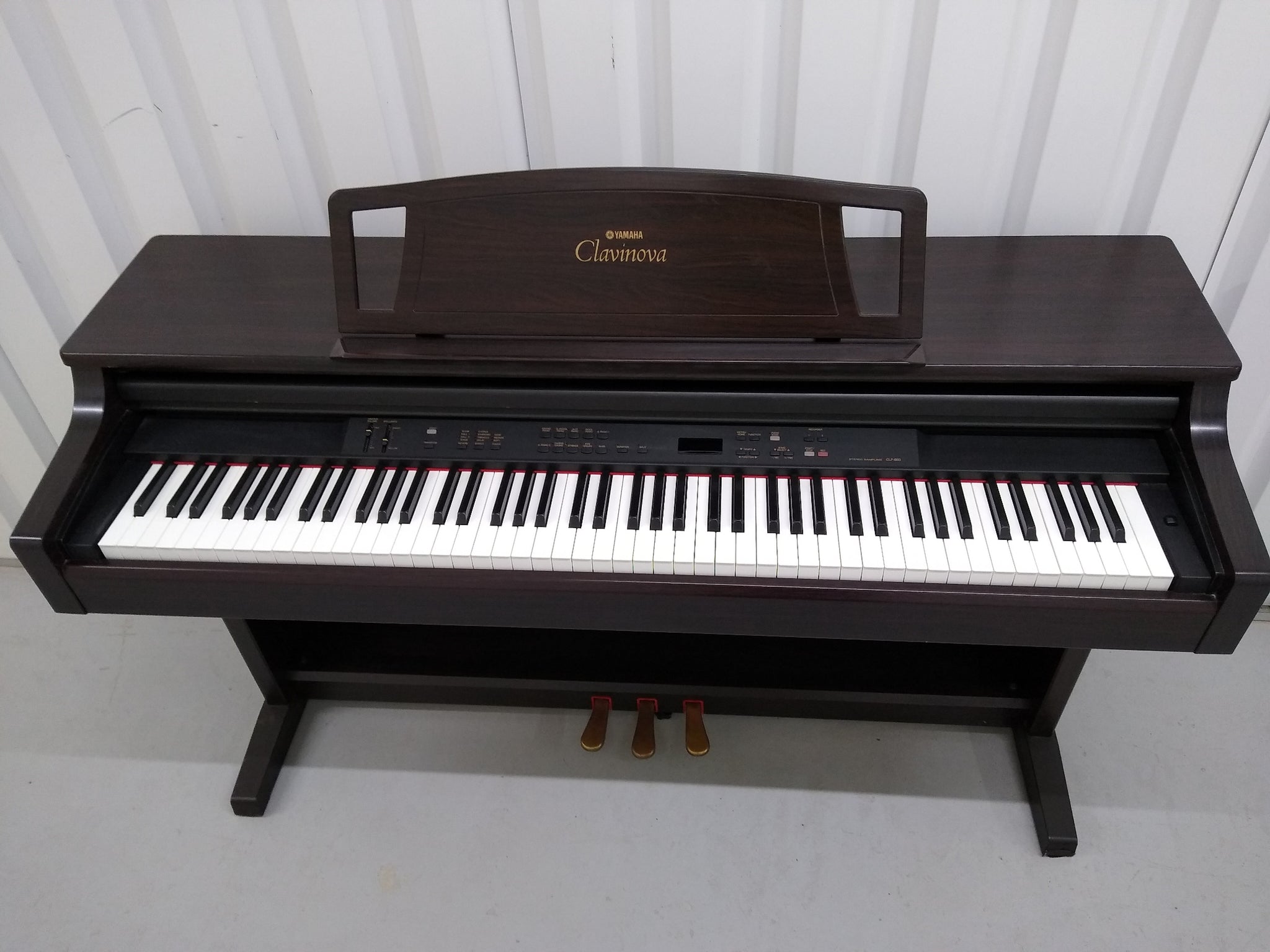 Yamaha Clavinova CLP-860 Digital Piano in rosewood stock # 22129 – Sulinda  Music