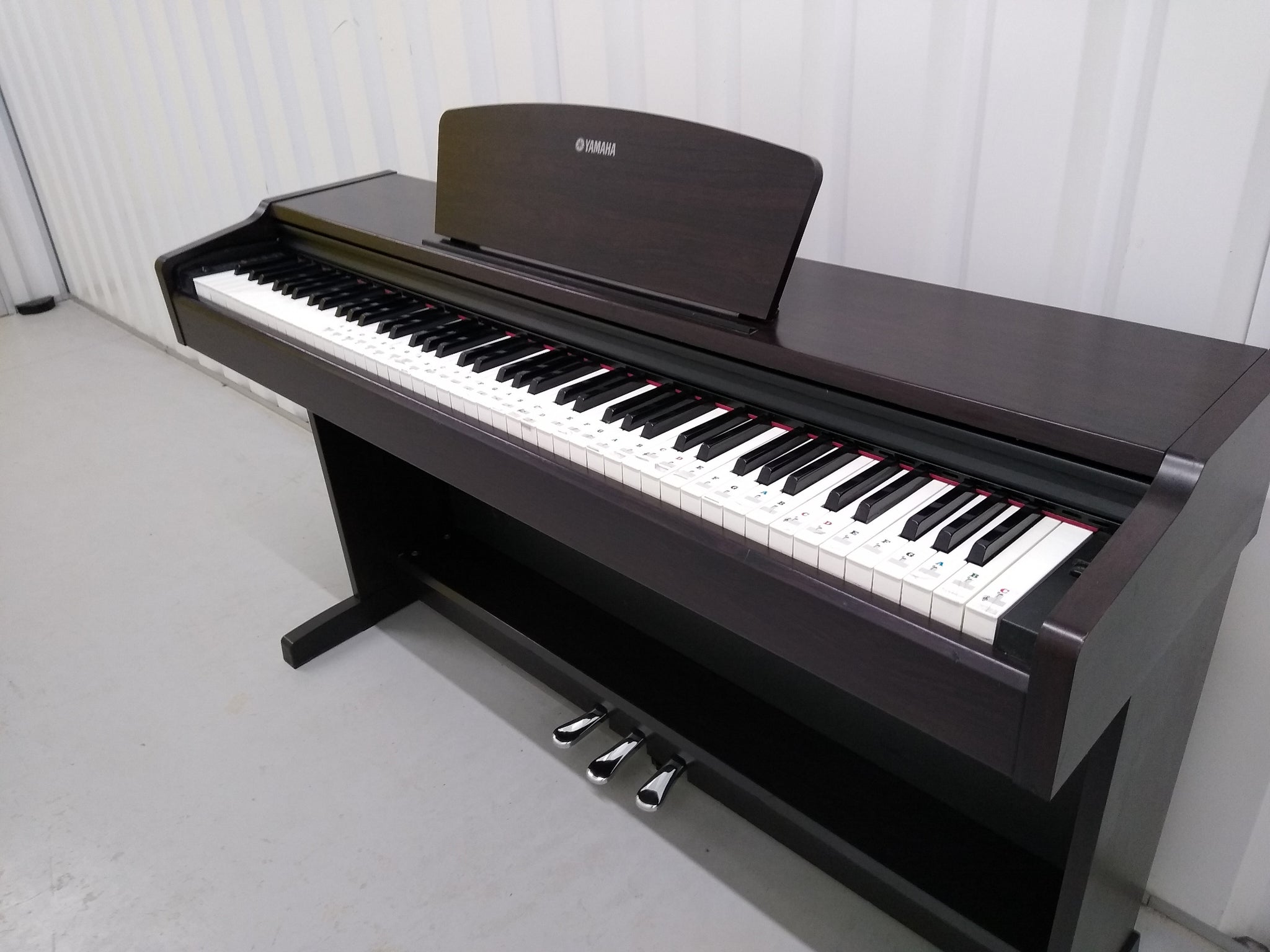 Yamaha Arius YDP-131 Digital Piano in rosewood finish stock nr 22120