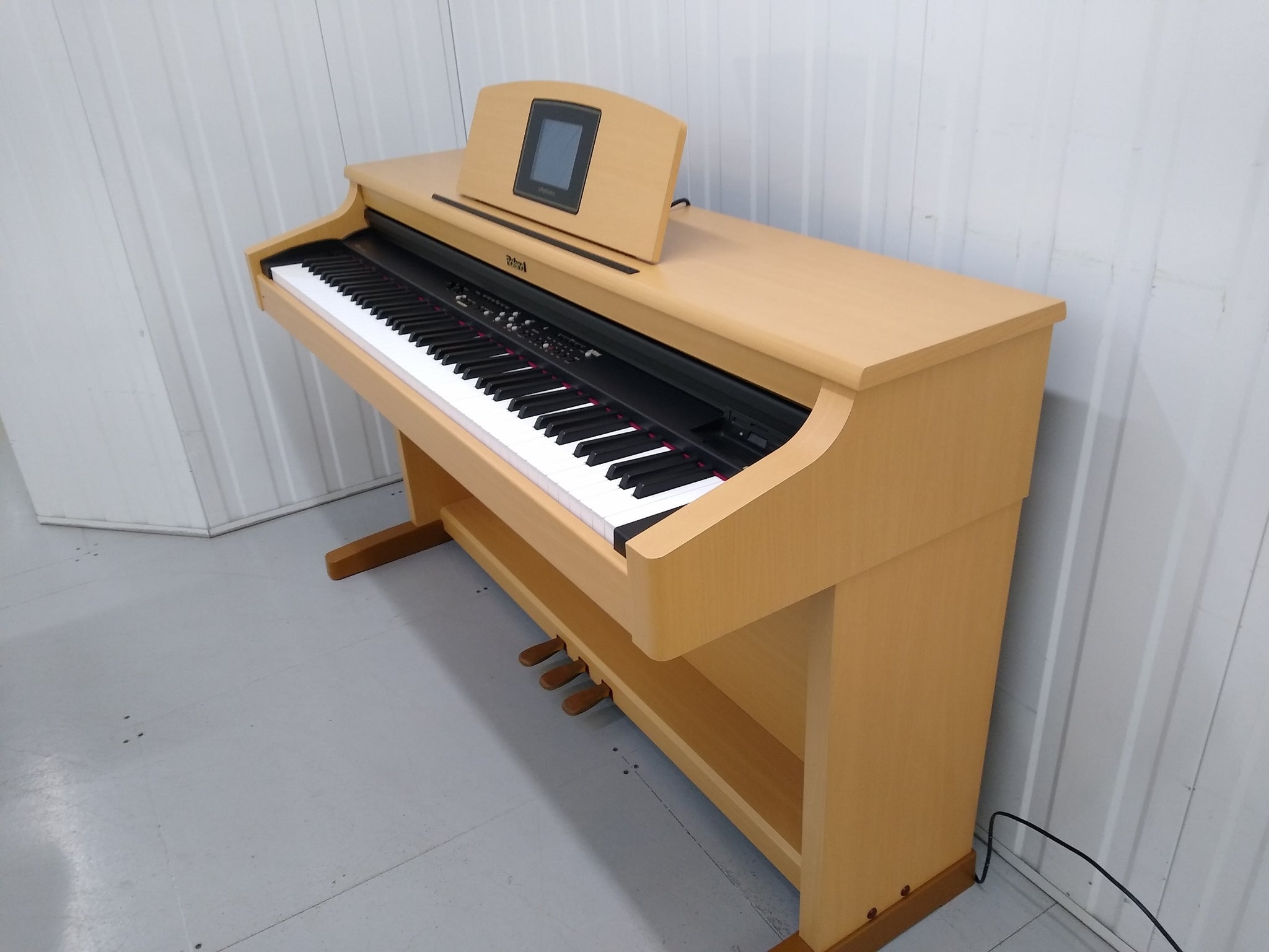 Roland HPi-5 Digital Interactive Piano with LCD screen built in stock –  Sulinda Music