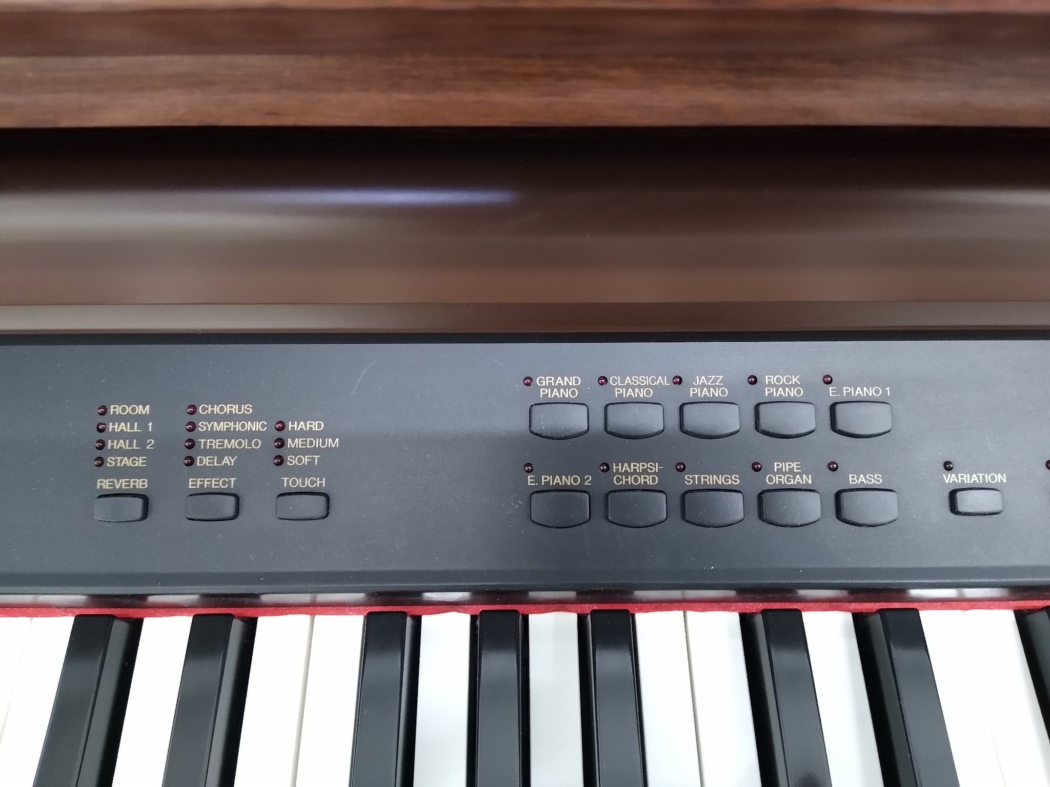 Yamaha Clavinova CLP-860 Digital Piano and stool in mahogany stock # 2 –  Sulinda Music