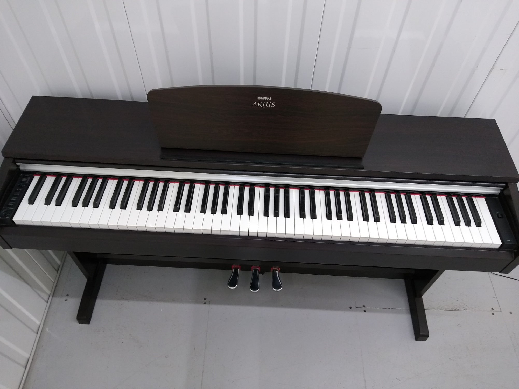 Yamaha Arius YDP-141 digital piano in rosewood stock # 22152