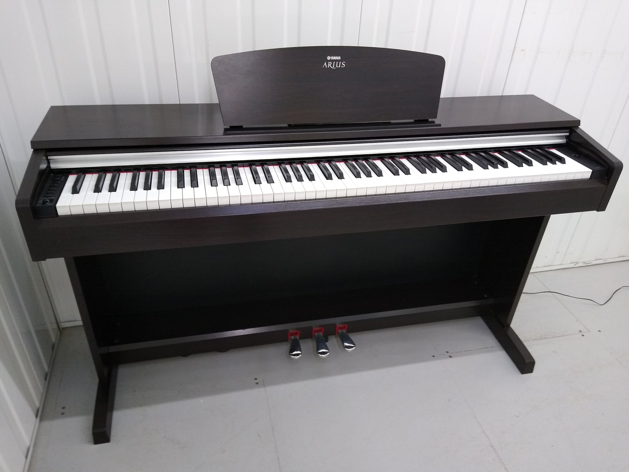 Yamaha Arius YDP-141 digital piano in rosewood stock # 22151